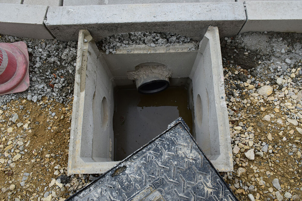 STINK_SHIELD_VERTICAL_RUE_DES_MOULINS_VALENCE_2.jpg