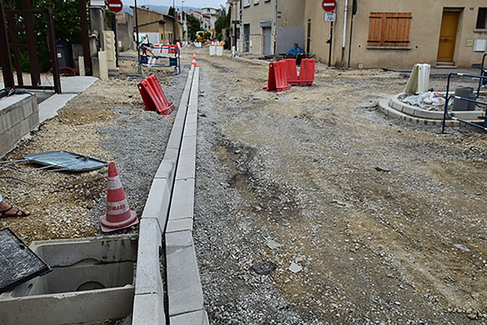 STINK-SHIELD-VERTICAL-RUE-DES-MOULINS-VALENCE-1.jpg